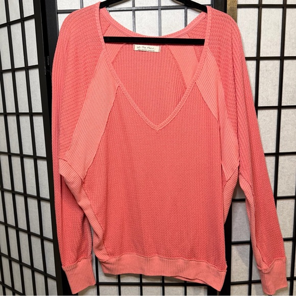 We The Free Prairie Rose Santa Clara V-Neck Thermal Top Small - Picture 2 of 4
